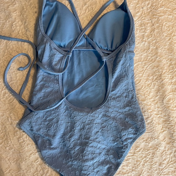 Jessica Simpson bathing suit - Picture 6 of 8